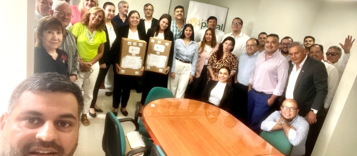 Entrega de botiquines a la Secretaría de Benefactores